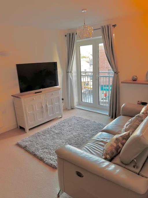City Centre Apartment. Рексем Экстерьер фото